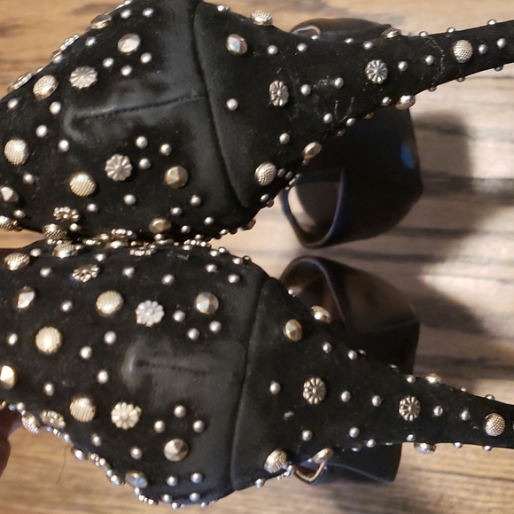 ⭐HOST PICK⭐Bcbg Studded Suede Pump - Picture 8 of 9